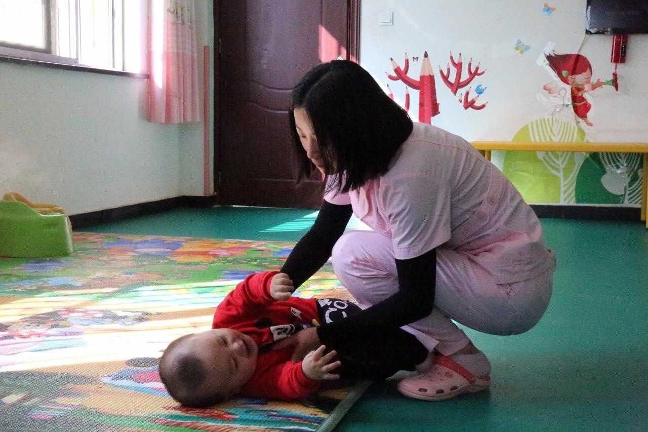 以愛之名，90后女孩重回福利院
