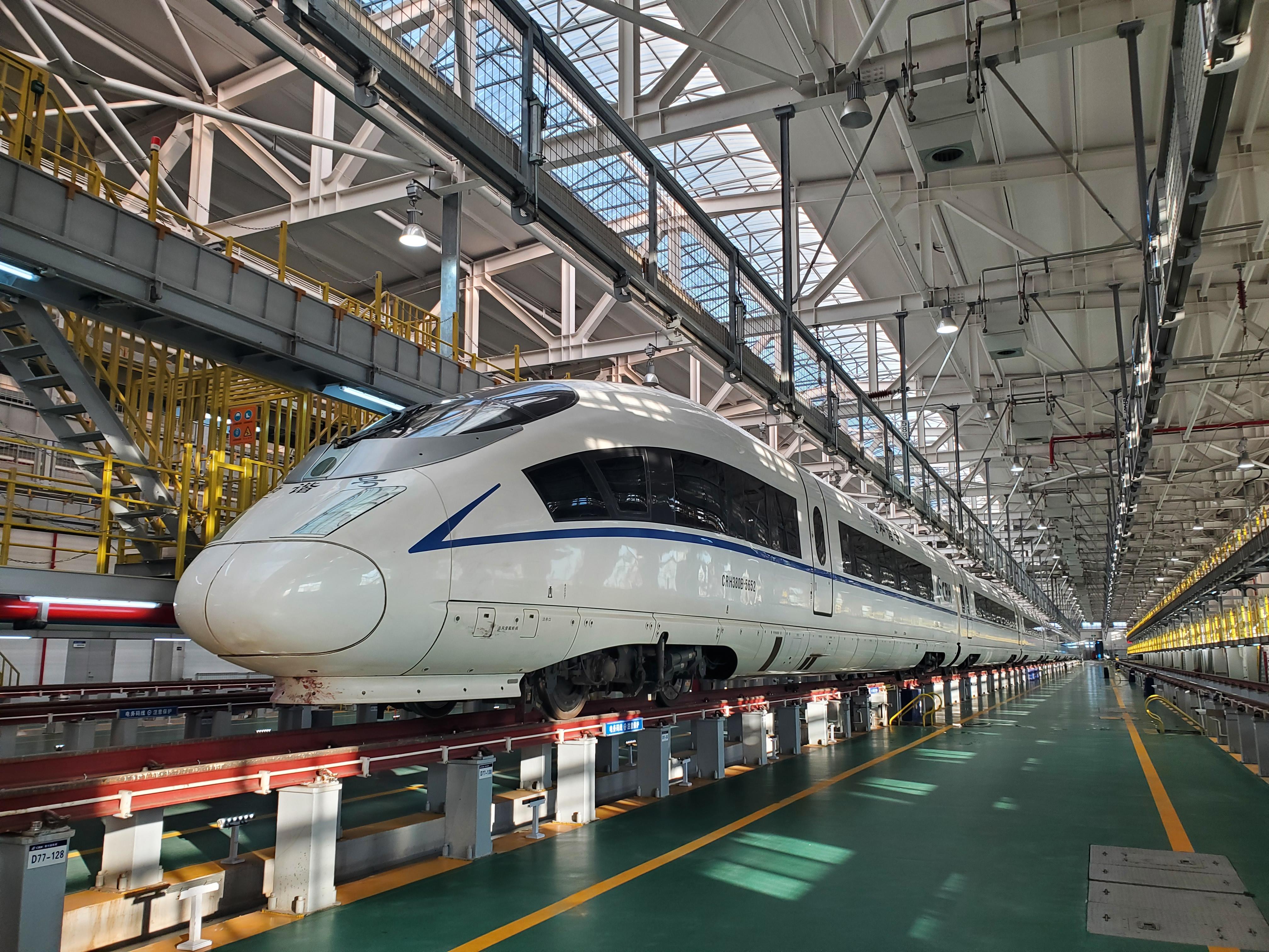 【高鐵來了】隴東報記者試乘體驗，感受銀西鐵路的“速度與激情”！