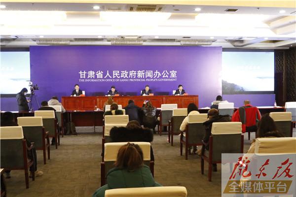 慶陽市8個縣（區(qū)）、570個貧困村、14.99萬戶61.05萬貧困人口全部脫貧