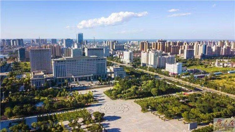 2022年，我市環(huán)境空氣優(yōu)良天數(shù)達(dá)297天。隴東報全媒體記者 俄少飛 攝
