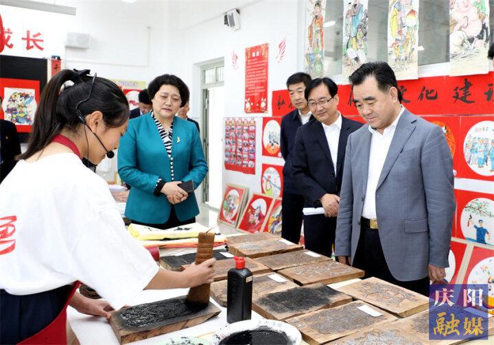 向全市少年兒童致以節(jié)日祝福！黃澤元開(kāi)展“六一”國(guó)際兒童節(jié)慰問(wèn)活動(dòng)