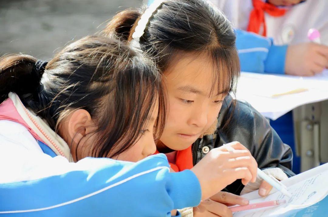 周末聊一會兒 | 陪讀打卡，你被孩子五花八門的“作業(yè)”拿捏了嗎？