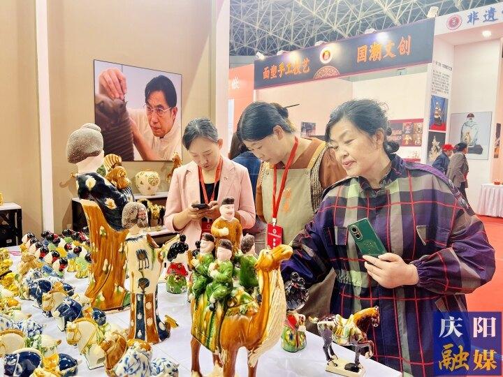 香包牽線(xiàn)聚人氣！第十八屆慶陽(yáng)香包民俗文化節(jié)旅游綜合收入6100萬(wàn)元
