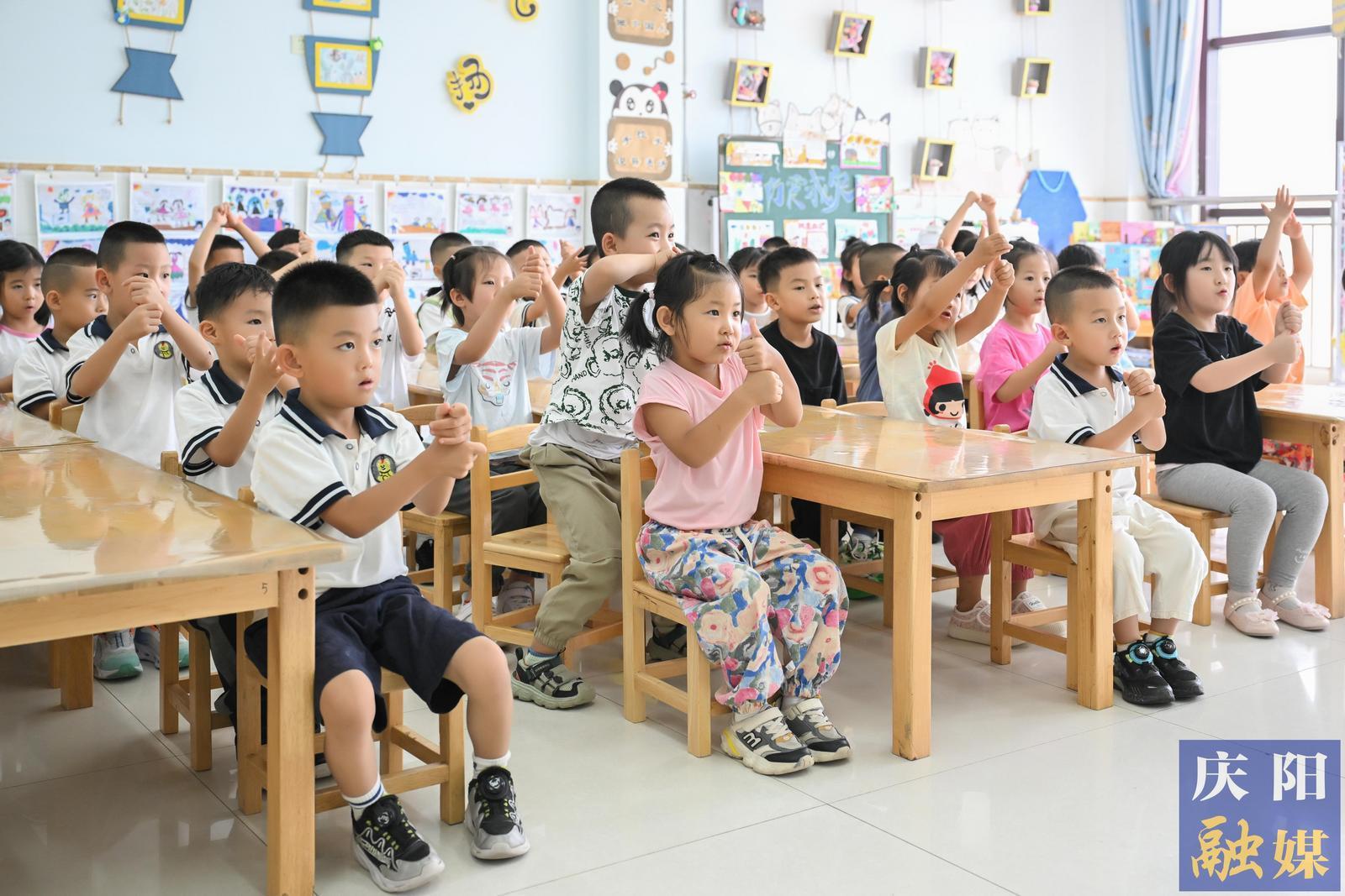 【攝影報(bào)道】慶陽(yáng)市中小學(xué)、幼兒園迎來(lái)新學(xué)年開學(xué)季