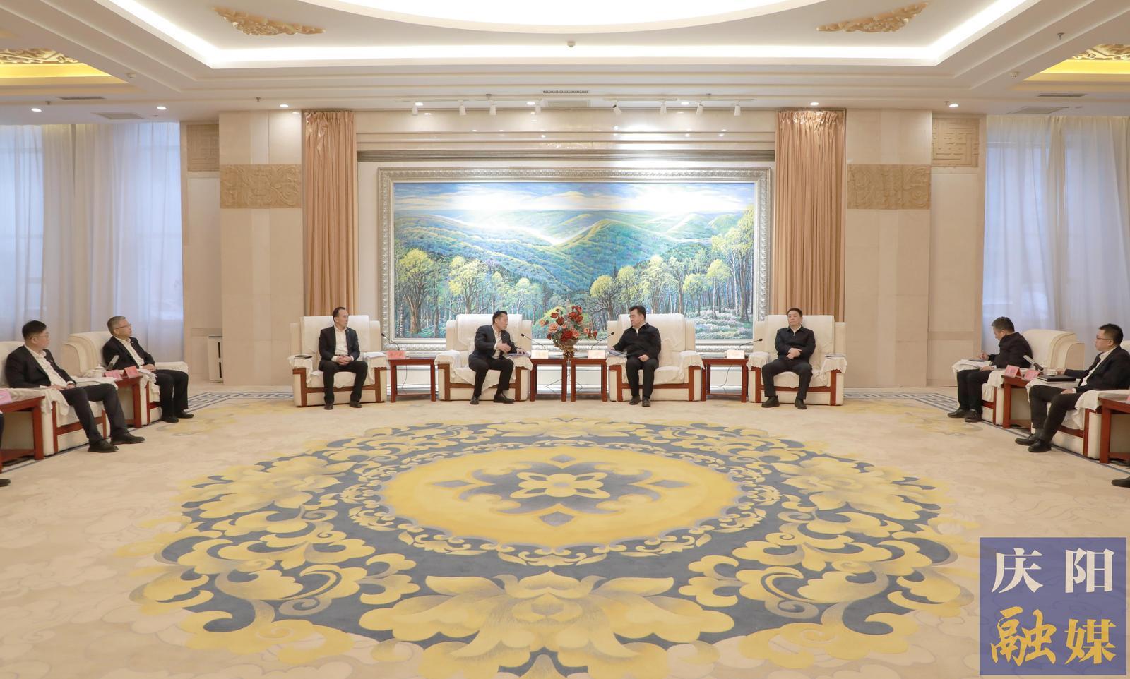 黃澤元周繼軍與中國鐵塔甘肅省分公司黨委書記、總經(jīng)理戴海兵一行座談