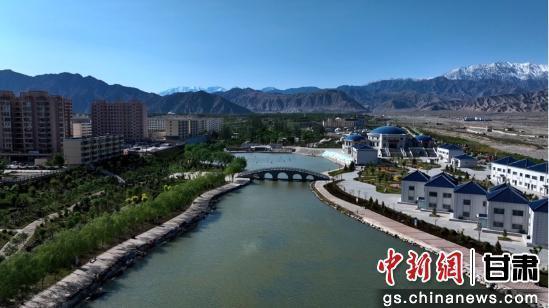 綠滿隴原·奇跡三北 | 讓居民在“綠”與“亮”中觸摸幸福