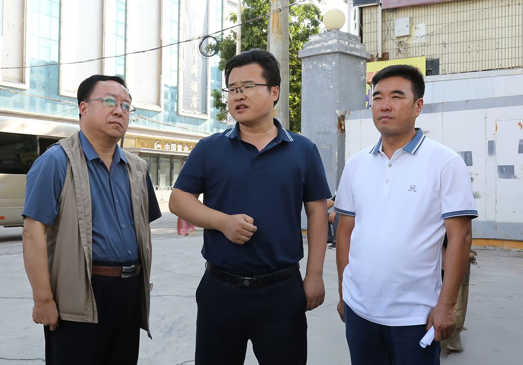 孔衛(wèi)濤調研歷史遺留問題化解和食品安全工作
